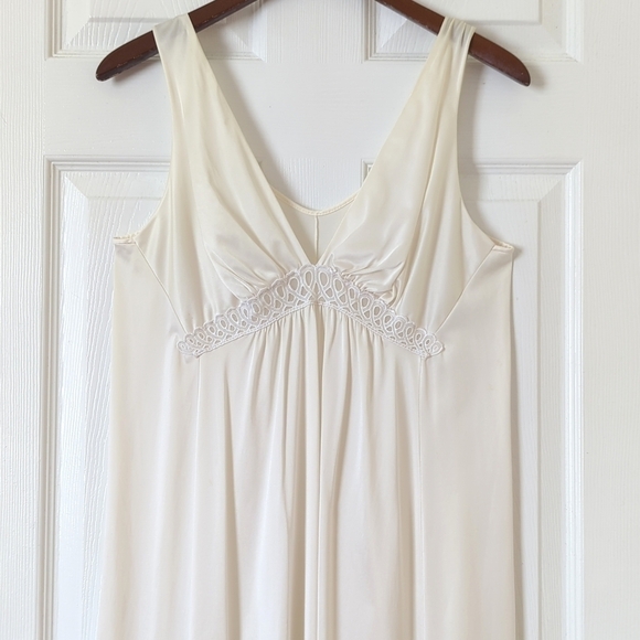 Vanity Fair 70's Vintage Silky V-neck Sleeveless Midi Slip Dress Ivory 32 Medium - Picture 2 of 13